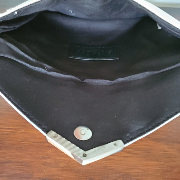 Express Wristlet - Picture 4 of 6